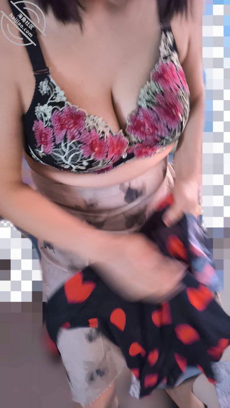 作者：用性爱回馈母爱 《(12)老妈内衣穿的好，儿子放学回家早，被妈妈狠狠的性教育了一番》-老宋小屋