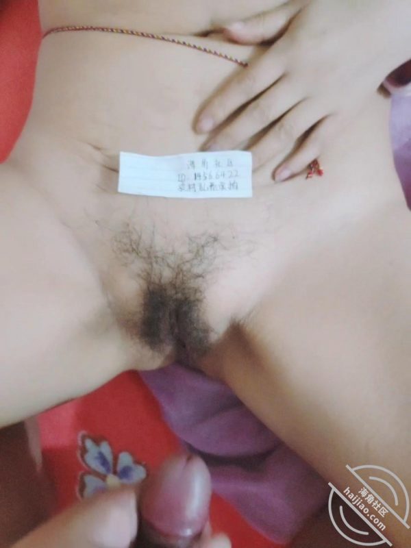 作者：玩偶少年 《原创实拍母子乱伦儿子蘸着妈妈逼水吃苹果后来骚妈被内射》-老宋小屋