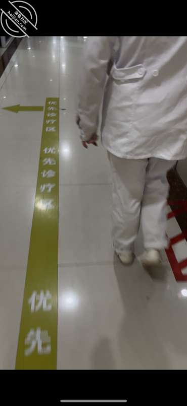 作者：爱妈妈的好儿子 《(原创-实习护士-18)在医院厕所里，和小护士偷情做爱，差点被人发现》-老宋小屋