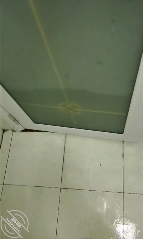 作者：善良的老妈 《原创真实第一视角操老妈，小鸡巴硬插骚穴。插的淫穴冒白浆。》-老宋小屋