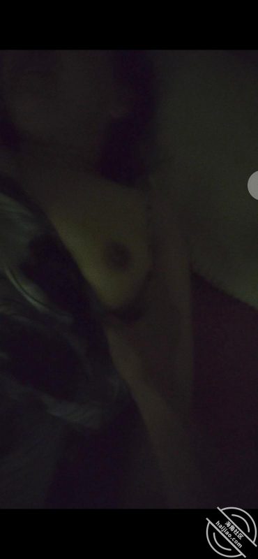 作者：披风少年爱老妈 《80。晨炮，插入还没睡醒的老妈。一镜到底26分钟，无套插入，最后尝试乳交》-老宋小屋