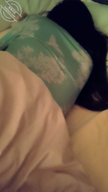 作者:相依为命的母子 《一大早把鸡巴插进妈妈屄里面泡澡(视频贴)》-老宋小屋