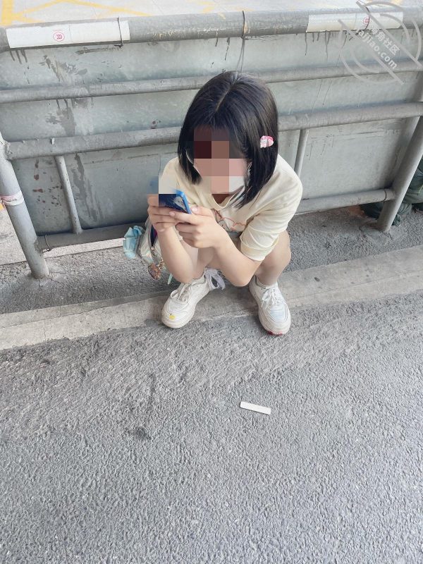 作者:也不熟 《(原创)19和妹妹在车里偷情,中途我妈打电话找我们,吓了一身冷汗》-老宋小屋