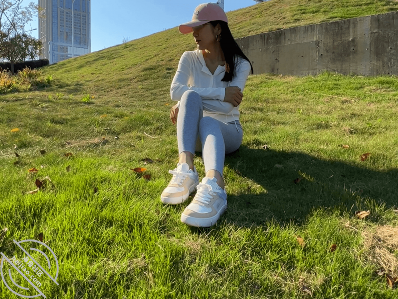 作者：寝取NTR 《【NTR原创视频】文职淑女在酒店跪舔，老公楼下等着老婆被无套内射，微露脸》-老宋小屋