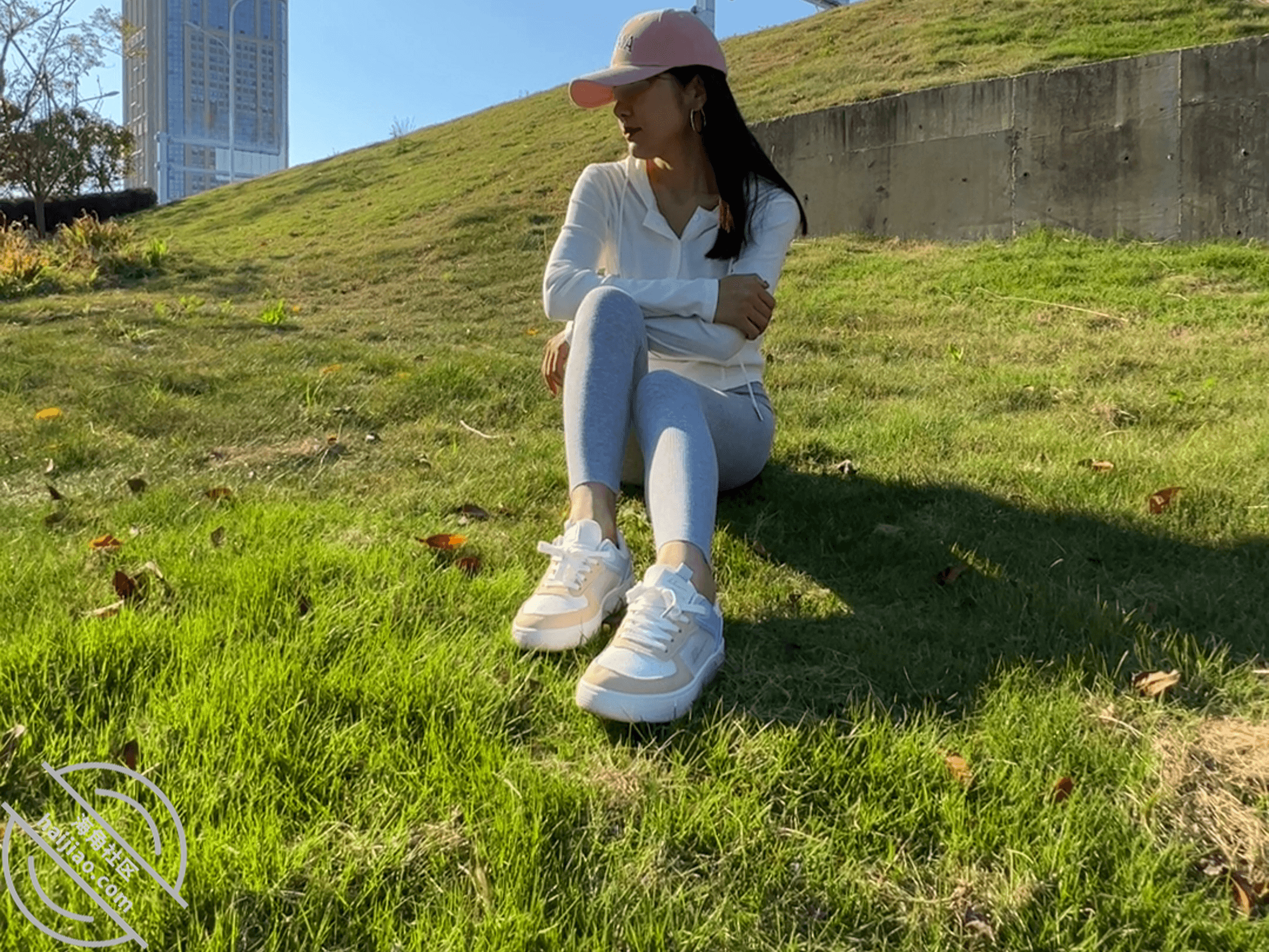 图片[1]-作者：寝取NTR 《【NTR原创视频】文职淑女在酒店跪舔，老公楼下等着老婆被无套内射，微露脸》-老宋小屋