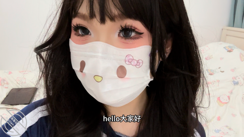 作者：爱吃雪糕啊 《【雪糕原创16】哥哥在打飞机，我跑到哥哥房间门口自慰被发现》-老宋小屋