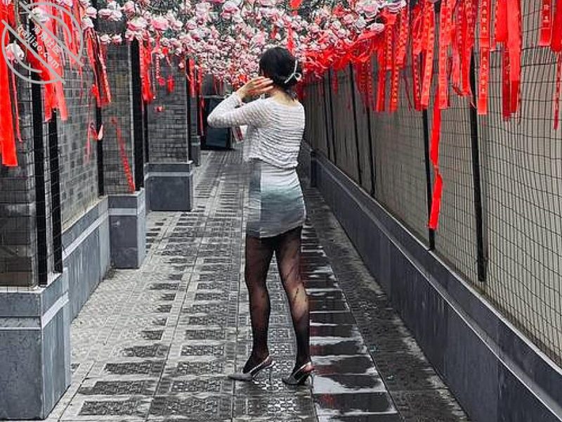 作者：我的母狗房东 《【独家原创视频】和房东一起露营，雨中狂干嗓子都喊哑了，从白天干到晚上！》-老宋小屋