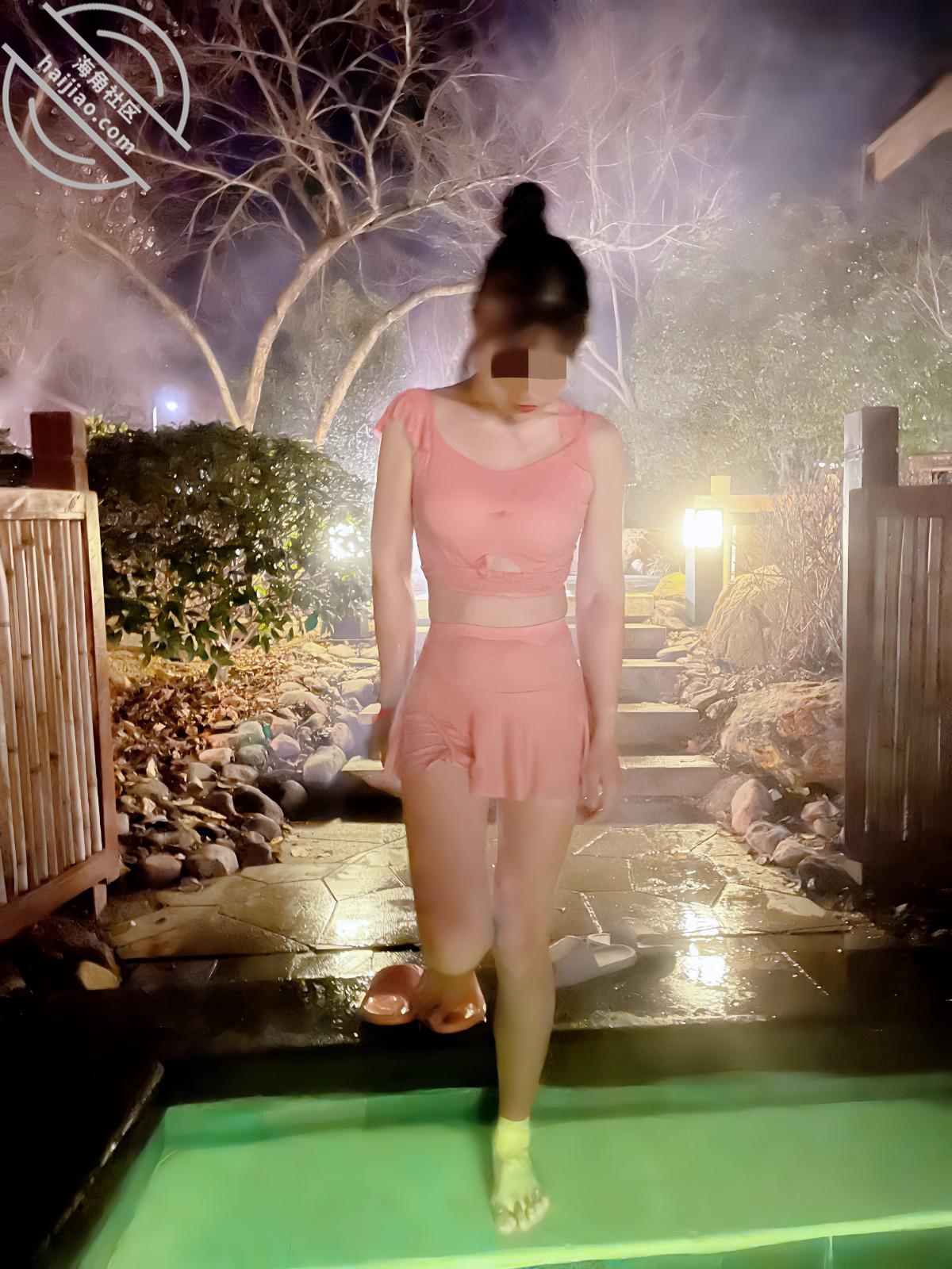 图片[1]-作者：我的母狗房东 《【温泉门原创】和母狗房东泡温泉，当着大家面内射就是刺激，无视路人》-老宋小屋