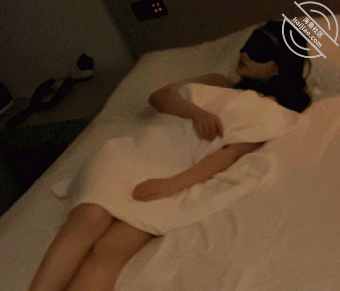 作者：我与侄女的虐恋 《8【原创】让稚嫩的亲侄女拿着自己精液跪面前，器具调教，百感交集，终究下手》-老宋小屋