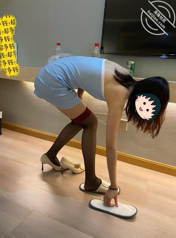 作者：偷尝嫂子的禁果 《【原创】美艳嫂子35 骚货嫂子骗哥哥去打麻将，偷偷和我开房偷情做爱》-老宋小屋