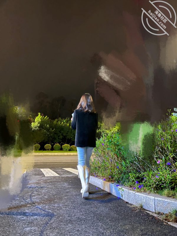 作者：我172的美腿模特姐姐 《原创十 正片 马路边让姐姐口爆，内容简单谨慎购买》-老宋小屋