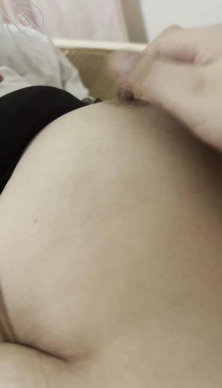 作者：和姐姐在租房的日子 《（原创）兄弟们别催别催，视频来了，把我姐姐插的淫荡声整栋楼都差点听得见！》-老宋小屋