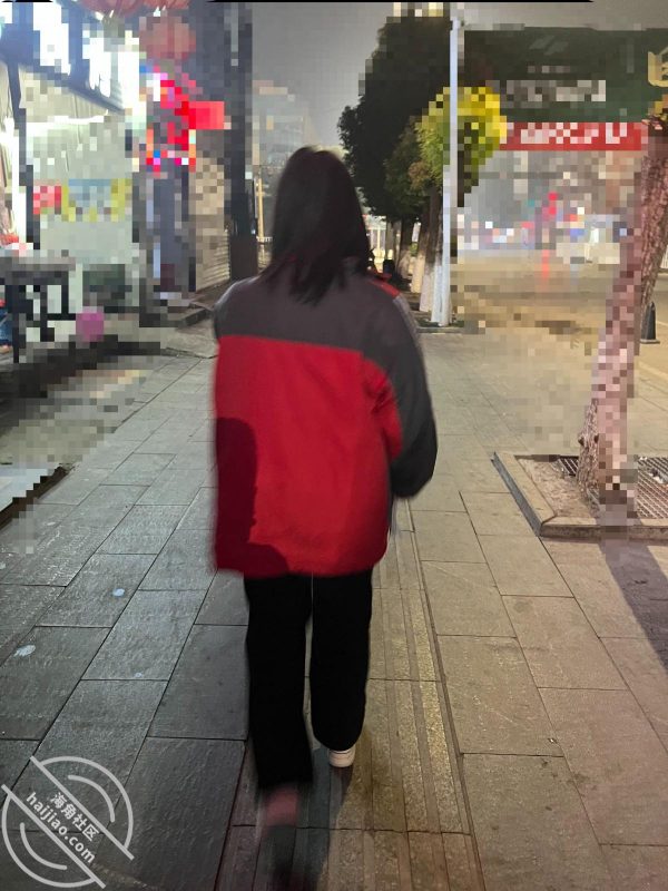 作者：学以致用 《按耐不住一夜的压制！猛操睡着的诱人女儿！裸体女儿被搞醒！被操醒一脸懵！》-老宋小屋