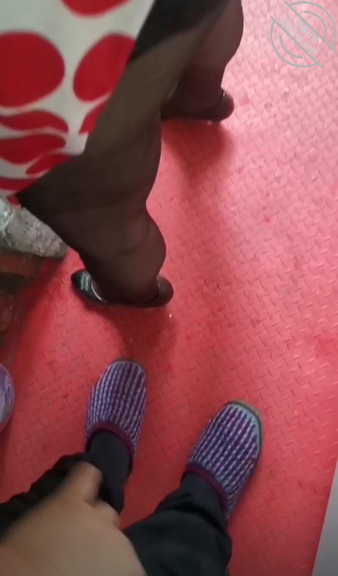 图片[1]-作者：与母缠绵 《【原创】好久不见我妈，狠狠艹我妈黑丝骚逼！（三十三）》-老宋小屋