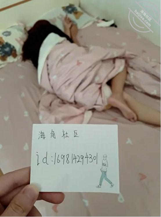 作者：妈妈的丰乳肥臀 《【海角原创视频帖】干了嘴又内射老妈，我这小日子可太性福了》-老宋小屋