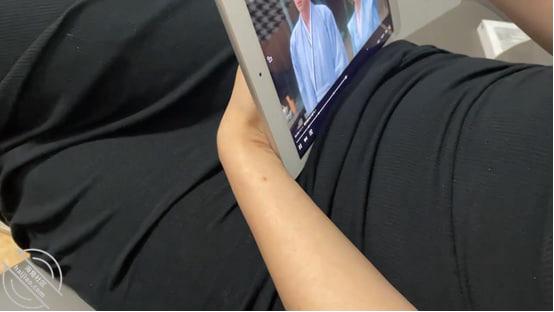 作者：妈妈的丰乳肥臀 《【海角原创111】拽着头发疯狂后入，真的爽的一批》-老宋小屋