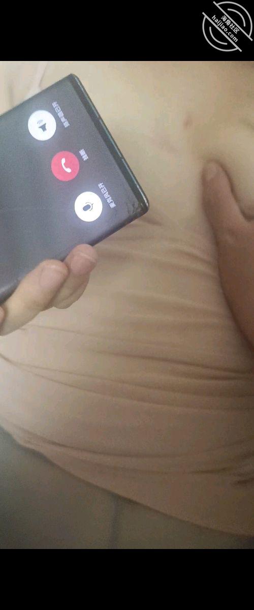 图片[1]-作者：海角小涛 《(原创)三十三、北京老哥语音通话，指导我操老妈，刺激到老妈流水很多。》-老宋小屋