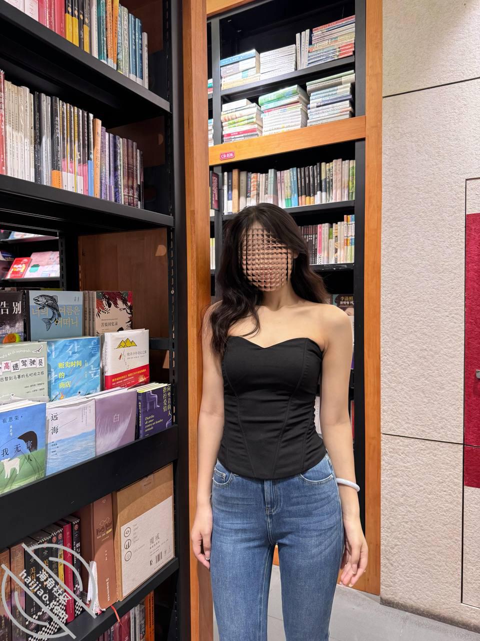 图片[1]-作者：39岁妈妈和30岁堂姐 《（原创100视频贴）抓住机会开发了堂姐的处女地，爆操了堂姐屁眼两次》-老宋小屋