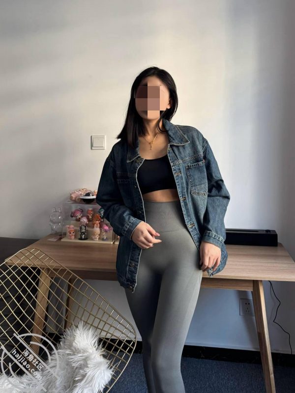 作者：39岁妈妈和30岁堂姐 《（原创123视频贴）爆操堂姐屁眼给她送上高潮，大声叫我爸爸，让我用力操她》-老宋小屋