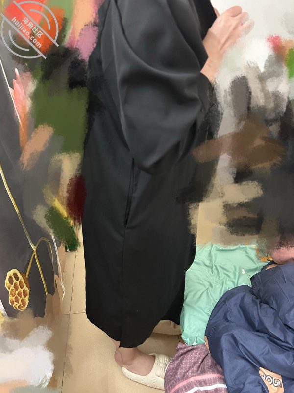 作者：单亲为爱追母 《原创11 消失两天的妈妈如此主动，操到求我找人一起操她，射完就穿丝袜出去》-老宋小屋