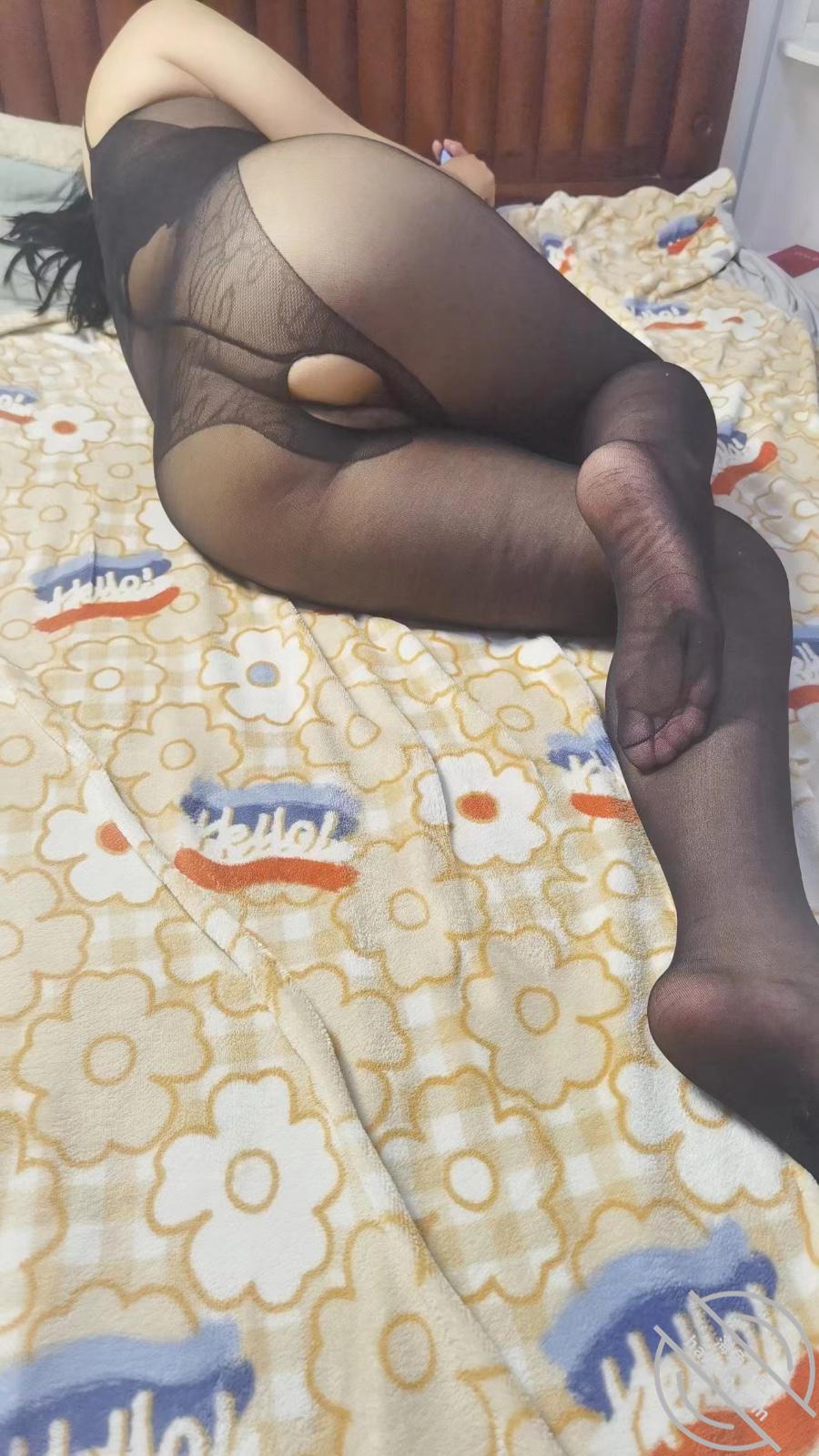 图片[1]-作者：我爱我姐姐 《（18）我和姐姐像情侣一样热吻，情趣内衣，深喉，内射，刺激》-老宋小屋