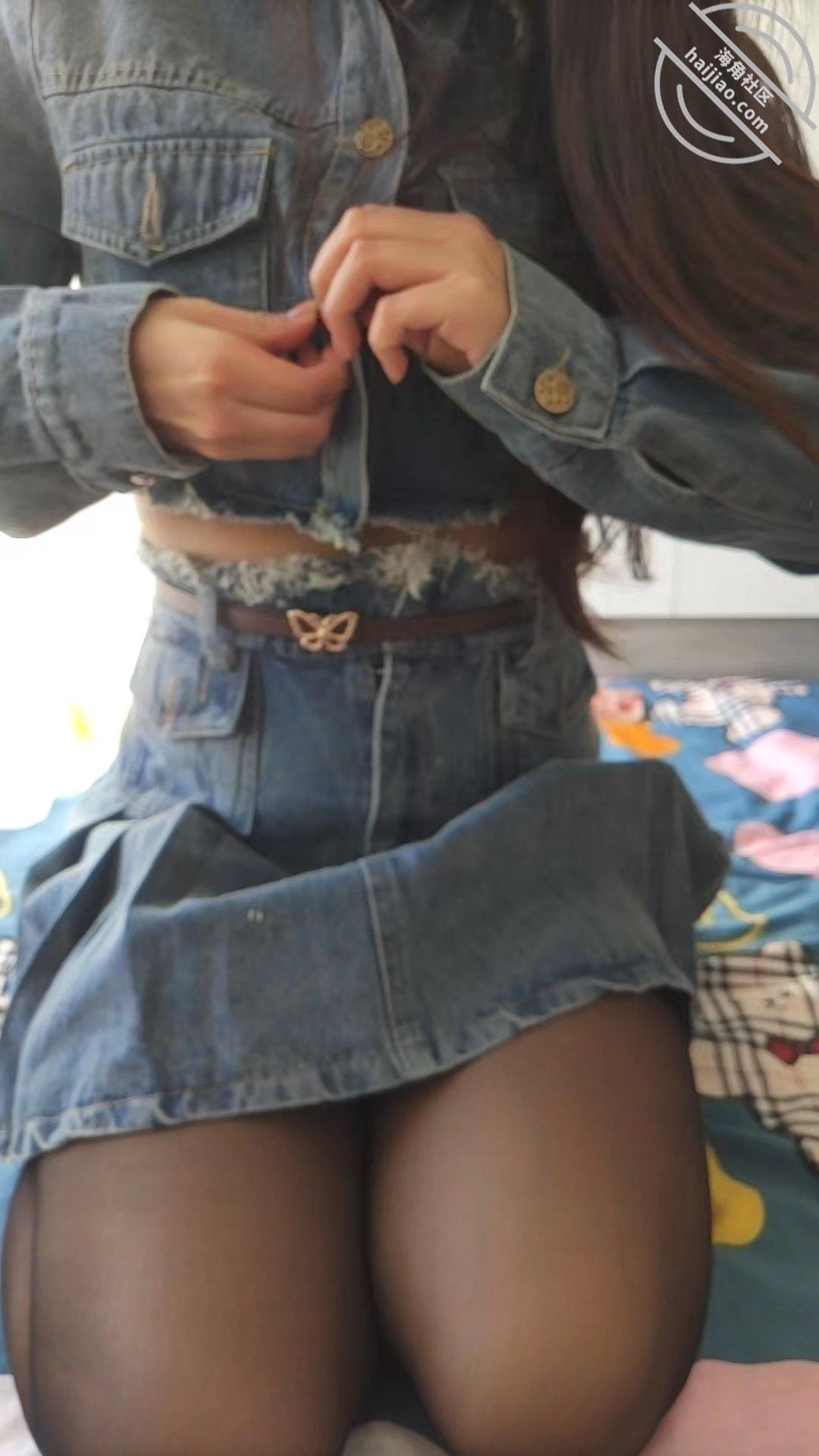 图片[1]-作者：极品妹妹和我的淫荡生活 《(原创19）亲妹的黑丝美腿，骚穴又被内射了！》-老宋小屋