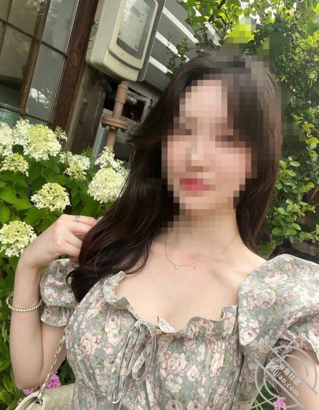 作者：出租房里的姐姐 《36.终究没忍住的姐姐》-老宋小屋