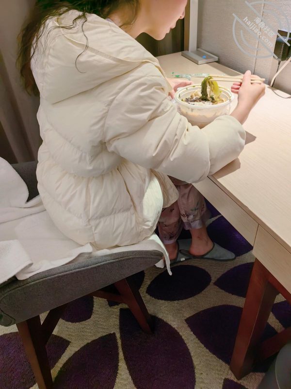 作者:乱伦淫声骚语 《57、(真实乱伦)除夕我发烧,嫂子都没放过我,操完逼后把我的精子吃了。》-老宋小屋