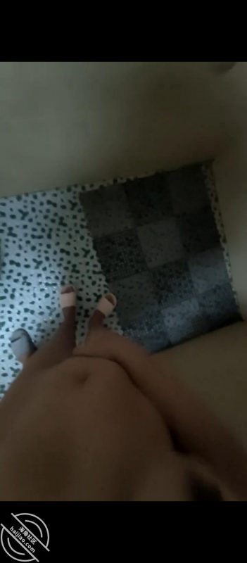 作者：会喷水的巨乳舅妈 《【原创 视频帖】在卫生间里和舅妈变着花样的操逼》-老宋小屋