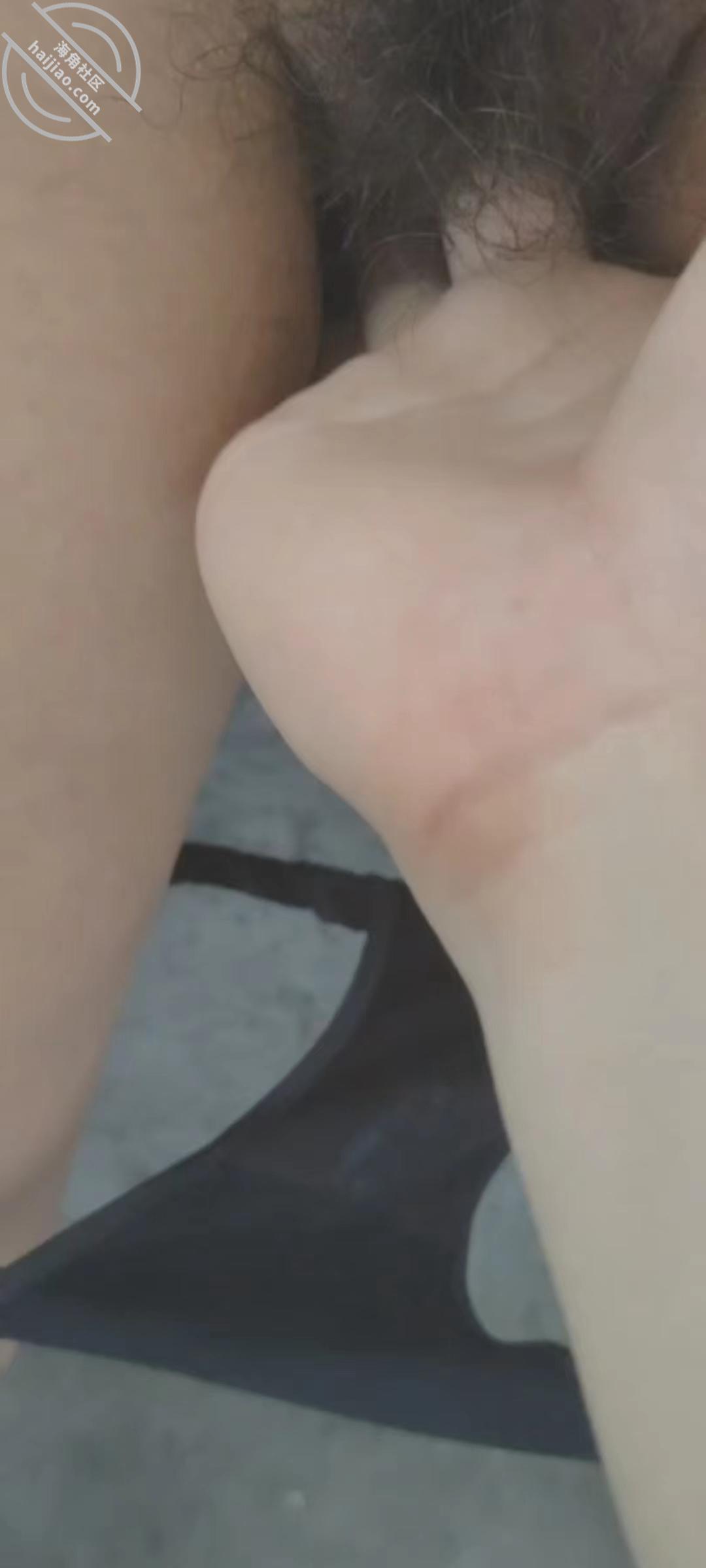 图片[1]-作者：近水楼台先艹妈 《跟妈妈在工地上操逼 把妈妈艹的说不行了》-老宋小屋