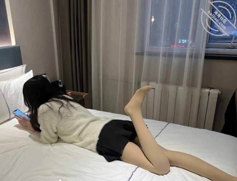 作者：19岁女儿小亚 《女儿要去同学家几天不回来，渔网+白袜 最后冲刺一叫爸爸不要，刺激的内射了》-老宋小屋