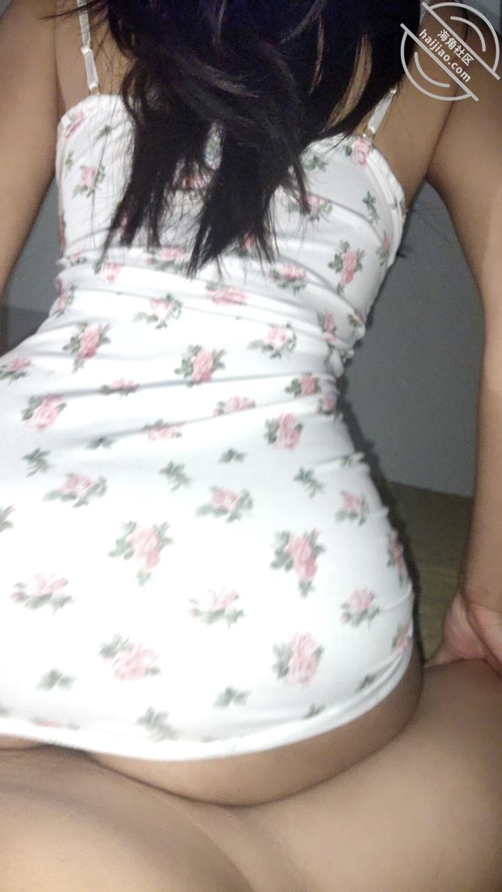 图片[1]-作者：19岁女儿小亚 《视频贴，求女儿穿她闺密的包臀裙，让她叫叔叔，一次比一次刺激》-老宋小屋