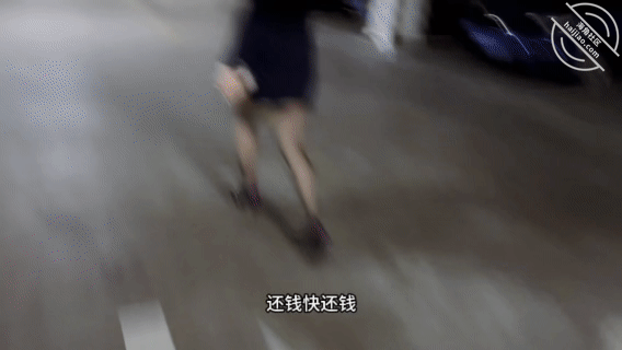 作者：我是奶气草莓 《【奶气原创120】美女欠债无力偿还被我堵在地下车库》-老宋小屋