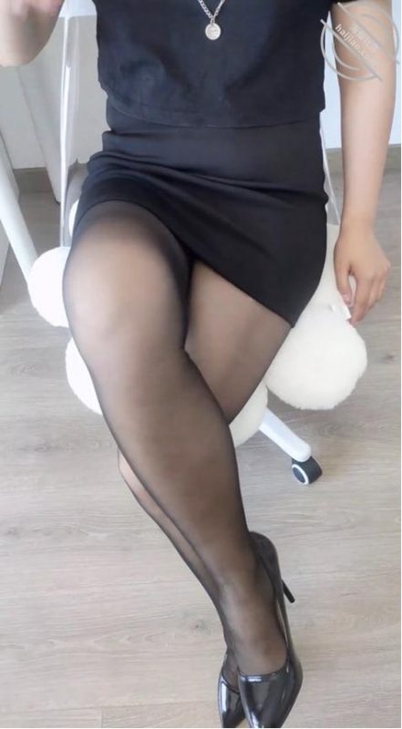 作者：善良的小嫂子 《（原创一百零六）爆裂黑丝 – 嫂子的内射流精》-老宋小屋