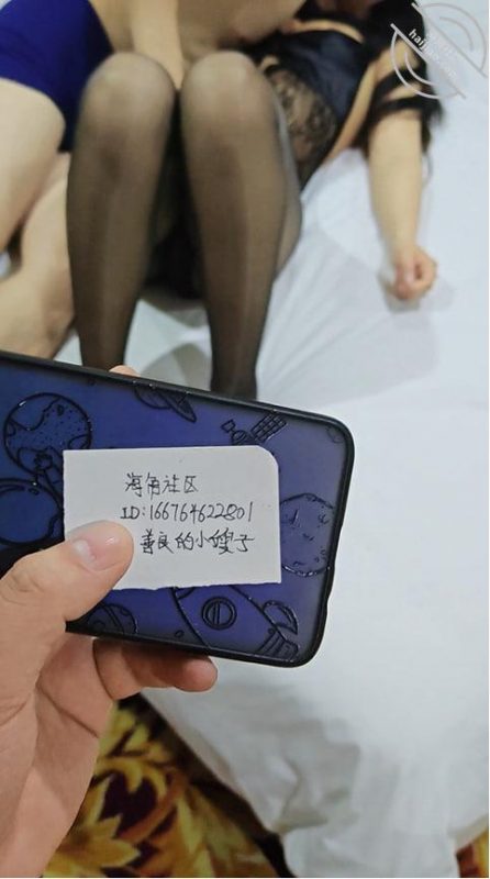 作者:善良的小嫂子 《(调教嫂子40)牛逼,单男把套干爆了,大鸡巴直顶嫂子子宫,双双内射嫂子。》-老宋小屋