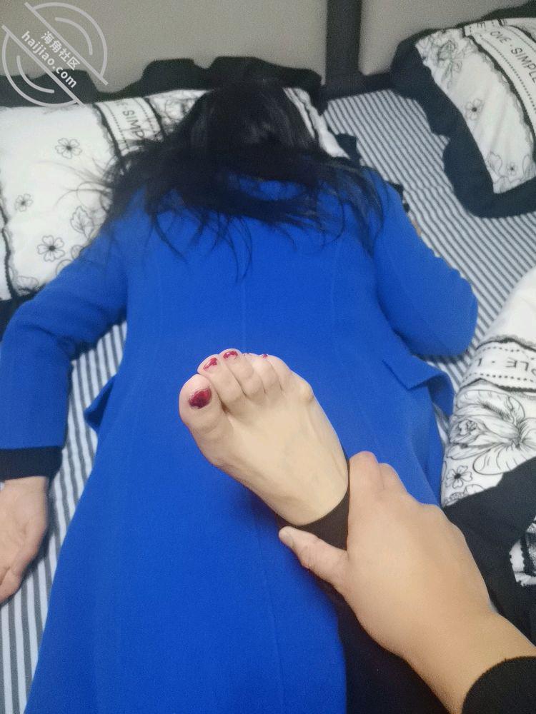 图片[11]-作者：熟控大胖 《【原创】差回来的妈妈被儿子迷奸，火燎妈屄毛，憋不住内射了妈妈屄》-老宋小屋