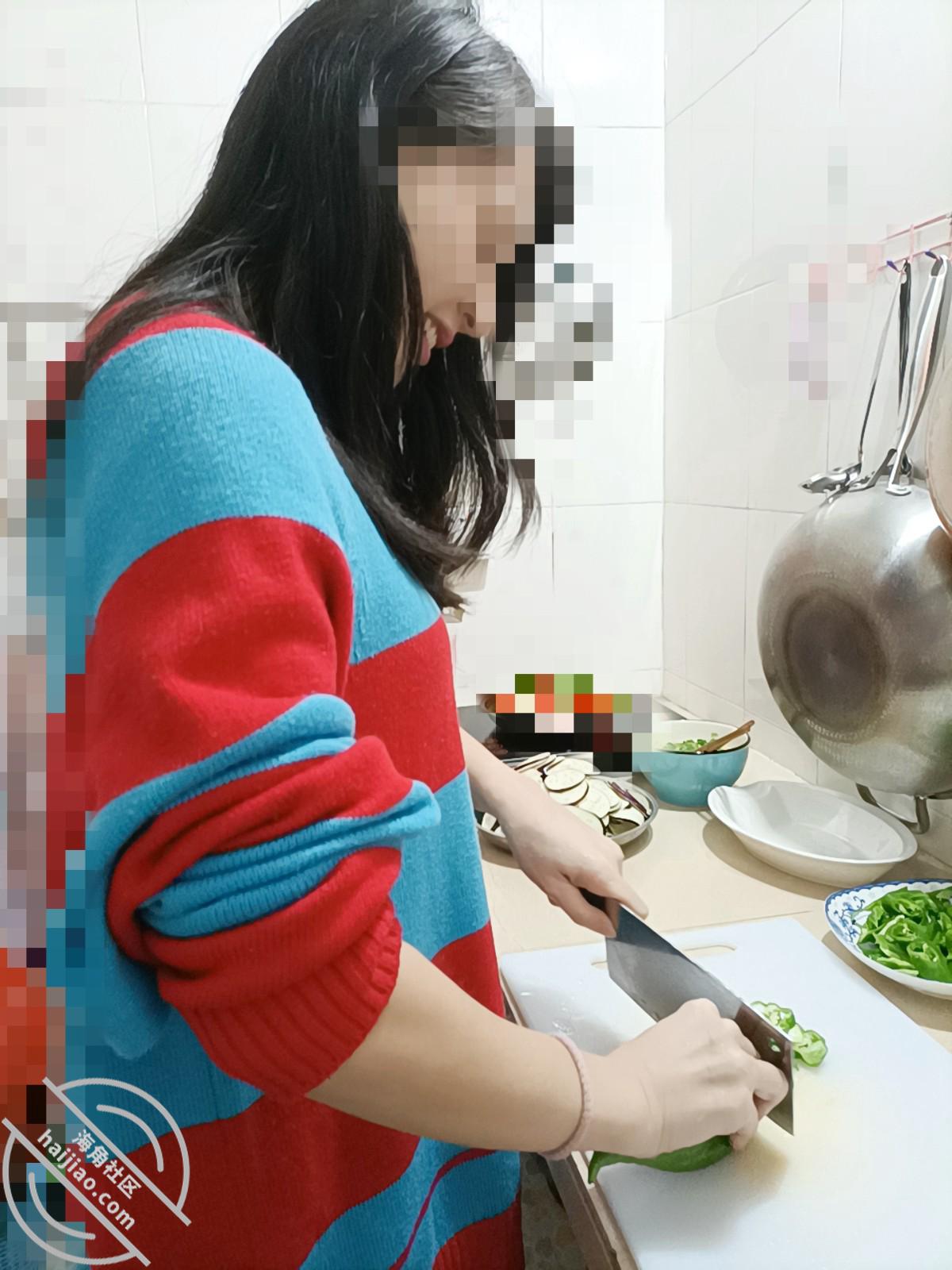 图片[11]-作者：真实姐弟乱伦历程 《（45）【原创】大年初一，在厨房后入、前插、口爆内射姐姐的骚逼，一镜到底》-老宋小屋