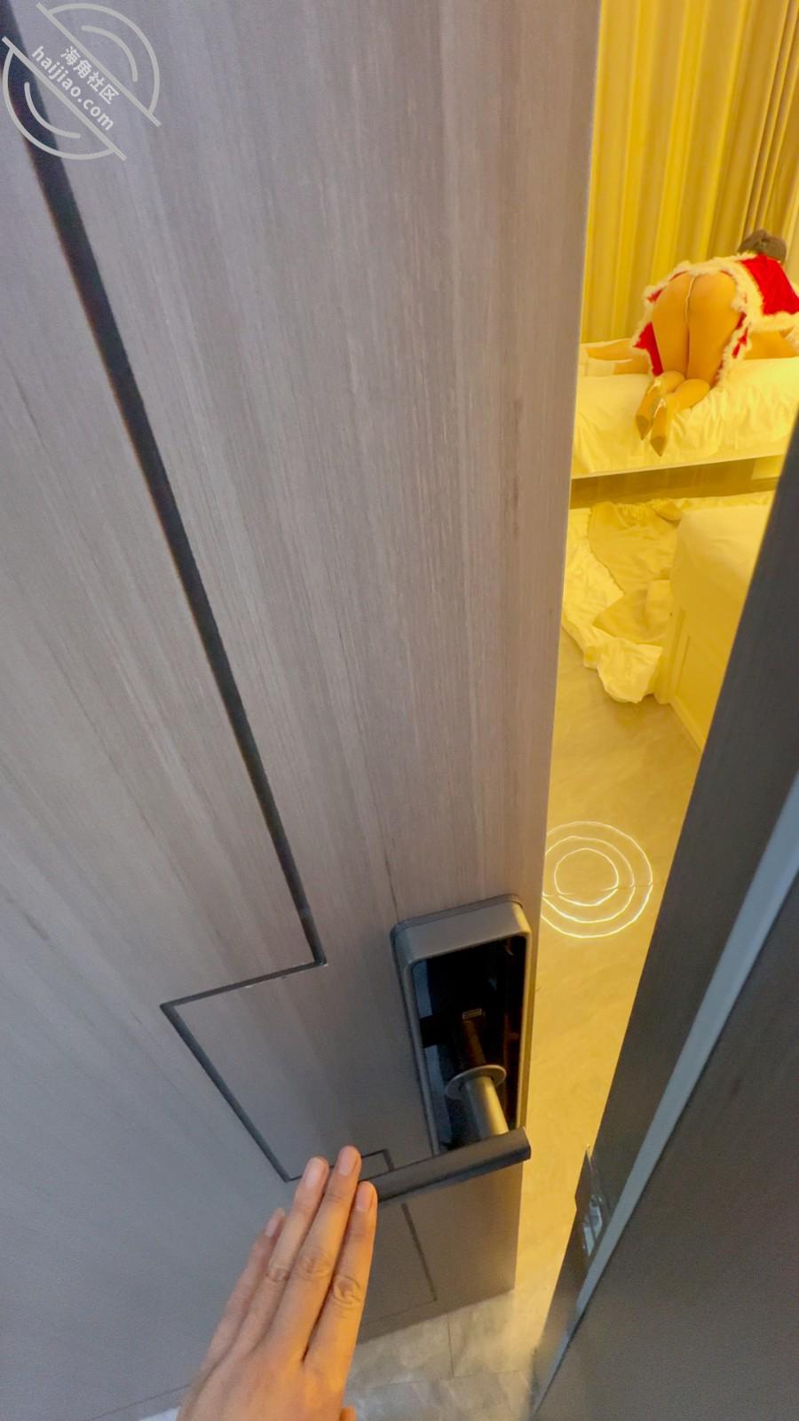 图片[11]-作者：寝取NTR 《【全网首发】圣诞前夕找海友暴力3P最美老婆，先吞精再内射，最后由我刷锅》-老宋小屋