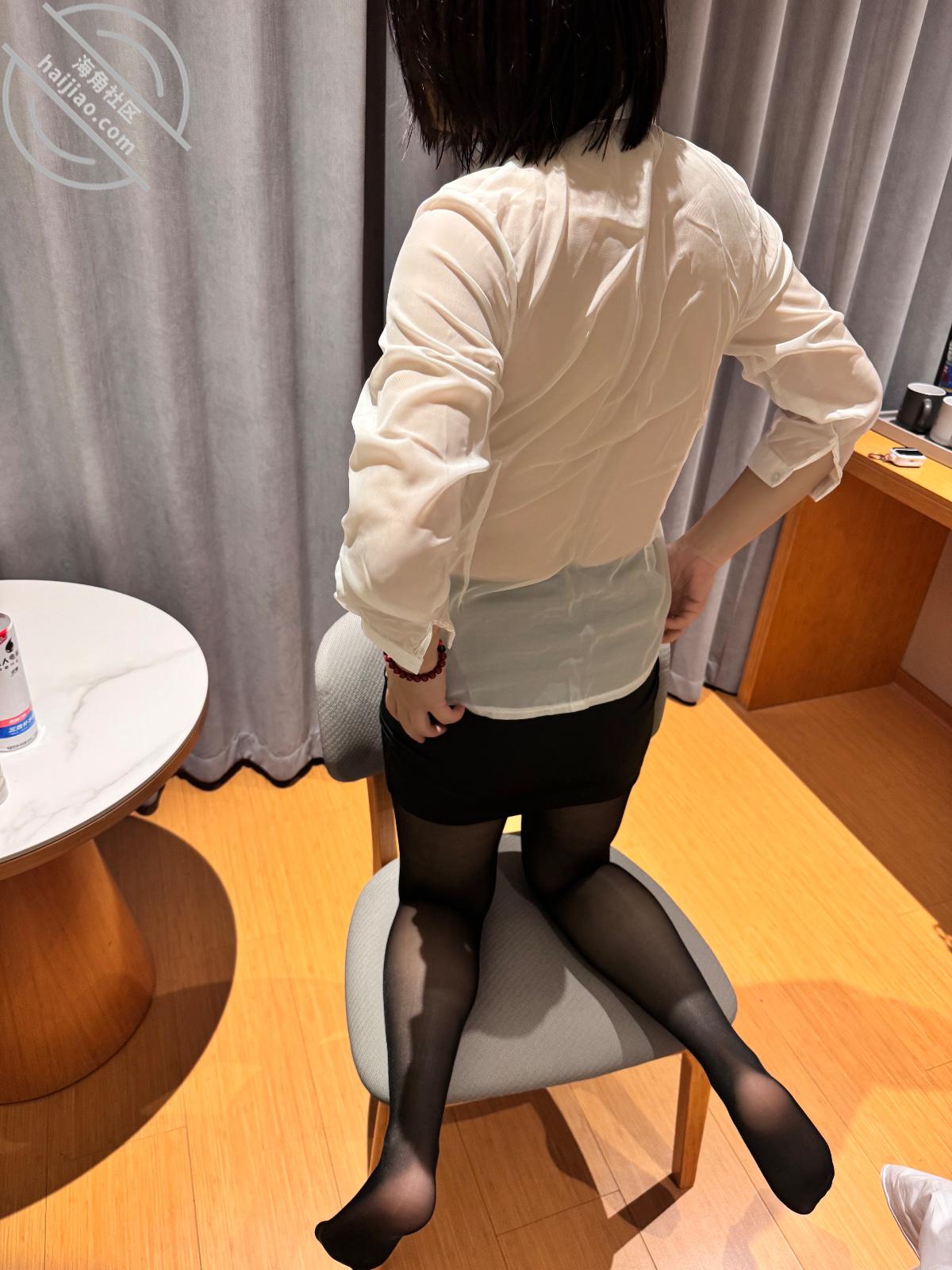 图片[11]-作者：你的妈妈 《阿姨黑丝足交让我疯狂舔骚穴，内射结尾有自慰棒》-老宋小屋