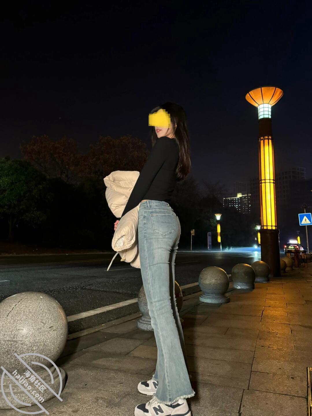 图片[14]-作者：奶子即正义 《原创:情人节特辑,约操牛仔裤紧身衣美胸姐姐,极品前凸后翘,美胸上位绝了～》-老宋小屋