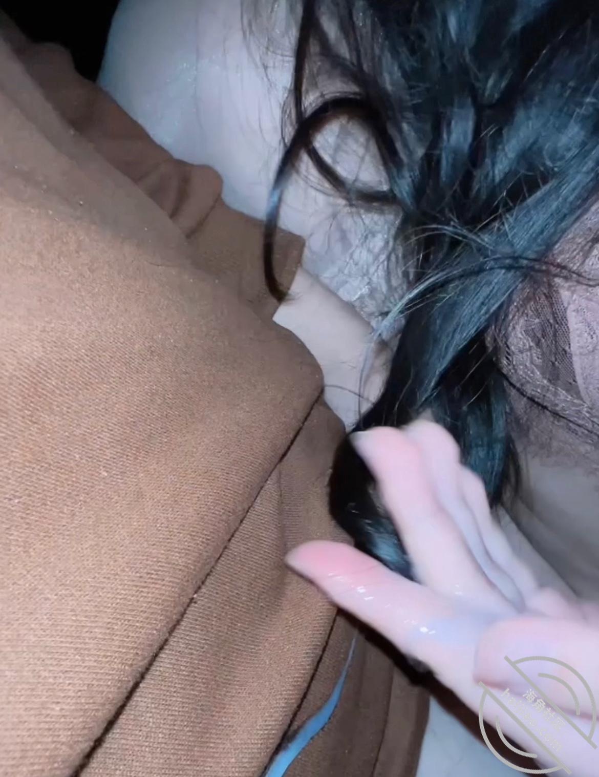 图片[14]-作者：姐姐的小飞棍 《原创姐姐24 和姐姐体验野外车震 外面人来人往属实刺激！姐姐颜射➕吃精》-老宋小屋