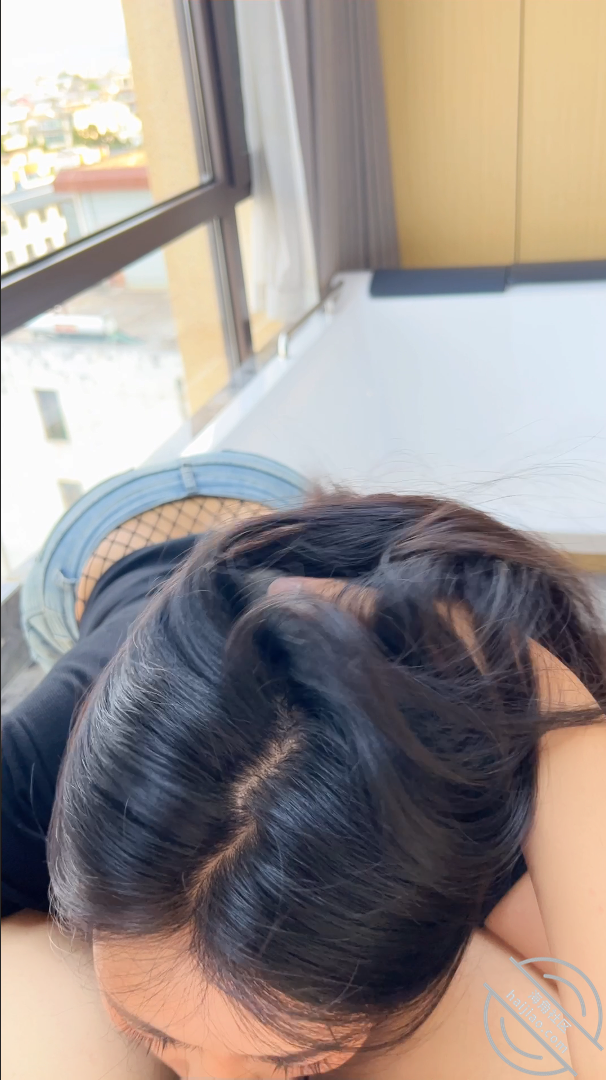 图片[15]-作者：奶子即正义 《原创:牛仔裤翘臀裤里丝来了,窗前凌辱前凸后翘的极品人妻,多角度爆草内射》-老宋小屋