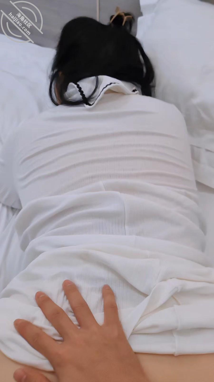 图片[16]-作者：妈妈的味道（干妈变成了情人） 《(原创视频)117：喝多后，在温泉池上操干妈（温泉♨️酒店）》-老宋小屋