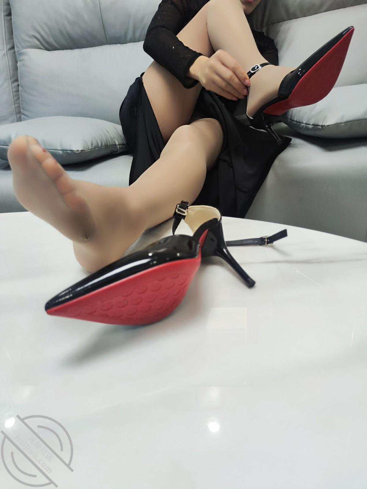 图片[16]-作者：脆脆倒在丝袜上 《海角原创（56）时隔两个月再次操了黑丝长裙嫂子，换了两套丝袜，太激动了》-老宋小屋