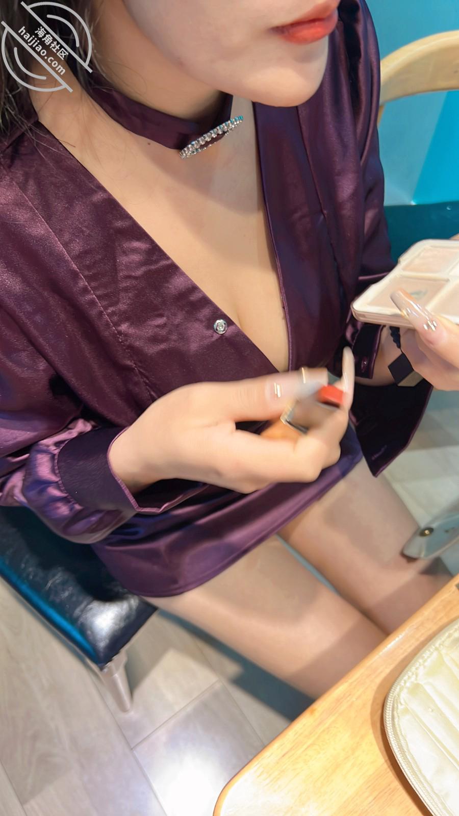 图片[17]-作者：奶子即正义 《原创:姐夫刚出门,姐姐就被我揪着头发按在沙发上爆操,紫色果然有韵味~》-老宋小屋