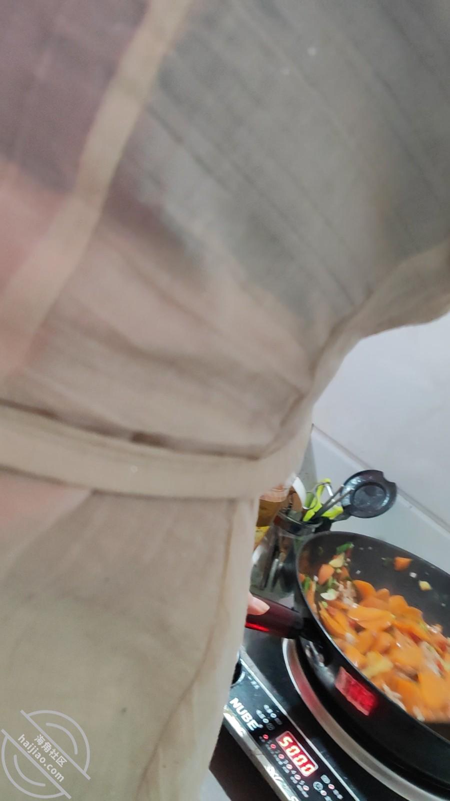 图片[17]-作者：妈妈少妇人妻爱好者 《【原创视频5】内射理发店老板娘，趁她大姨妈刚走成功拿下，还是一线天逼》-老宋小屋