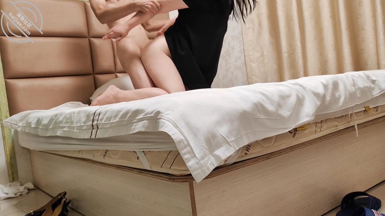 图片[17]-作者：妈妈少妇人妻爱好者 《【原创视频20】美容店老板娘说我有艾滋，带着恨意把她操“哭”了》-老宋小屋