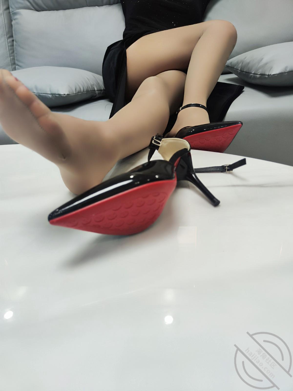 图片[17]-作者：脆脆倒在丝袜上 《海角原创（56）时隔两个月再次操了黑丝长裙嫂子，换了两套丝袜，太激动了》-老宋小屋