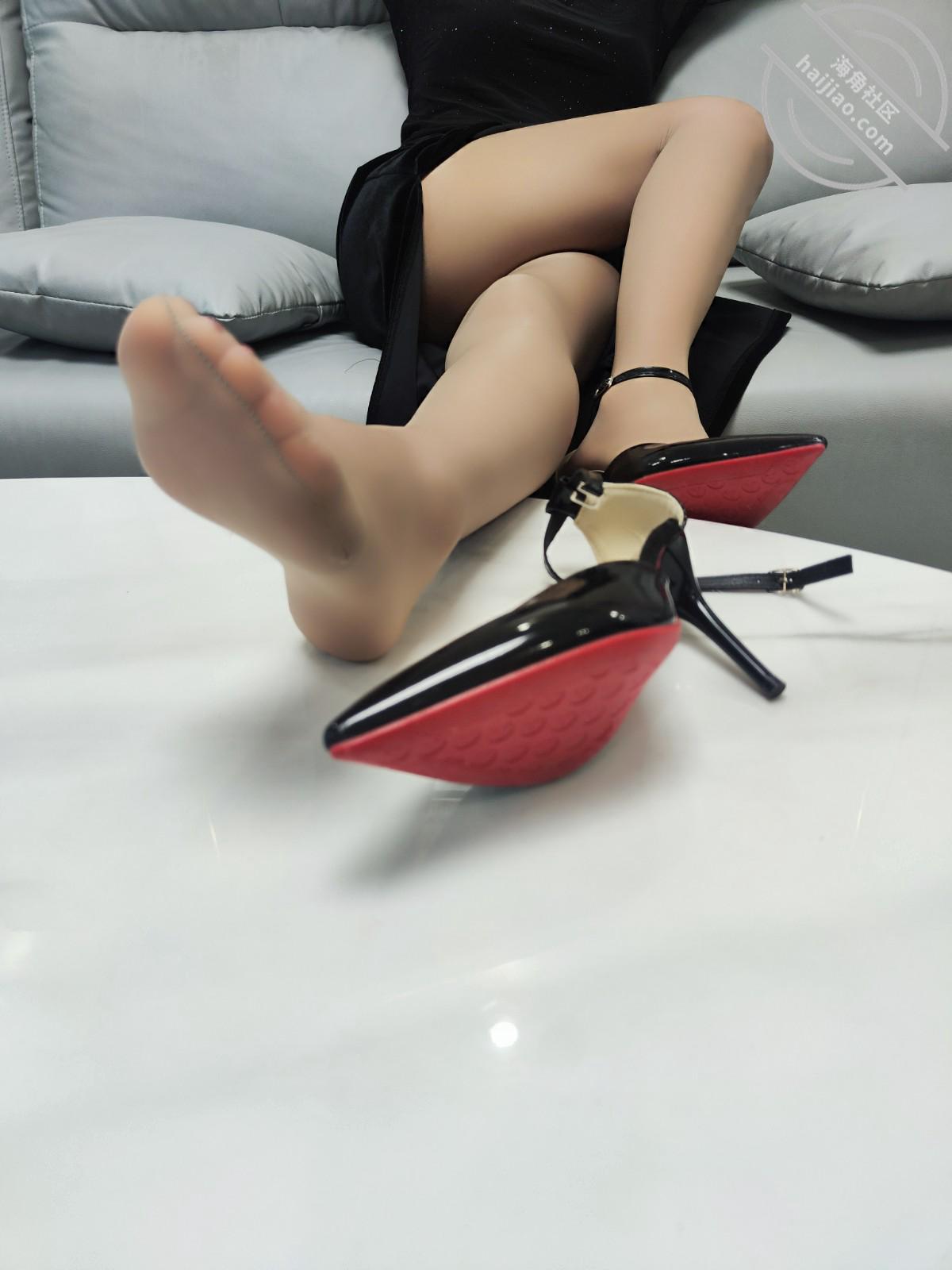 图片[18]-作者：脆脆倒在丝袜上 《海角原创（56）时隔两个月再次操了黑丝长裙嫂子，换了两套丝袜，太激动了》-老宋小屋