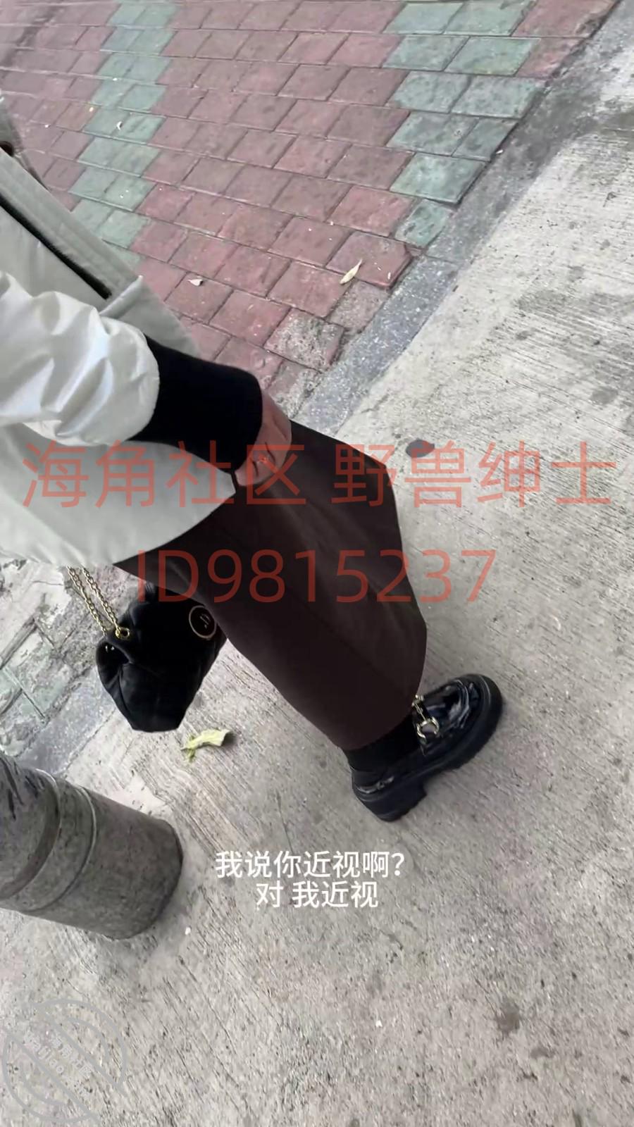 图片[2]-作者：小兽先生 《【野兽原创21】停车场里、奔驰车上，和离异少妇玩车震，让她舔脚，扇她耳光》-老宋小屋